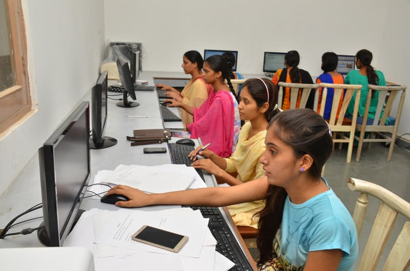 Gopichand Arya Mahila College Abohar Academic Facilities photo 2